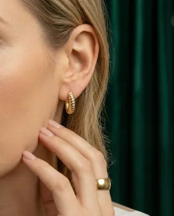 Marigold 14k Gold Ribbed Croissant Hoops