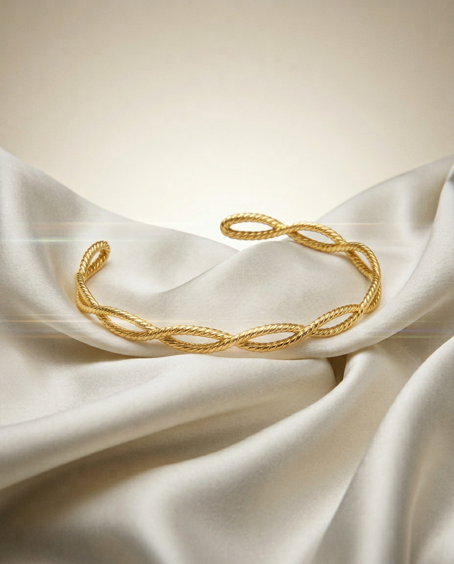 The Calla Bended Link Bangle